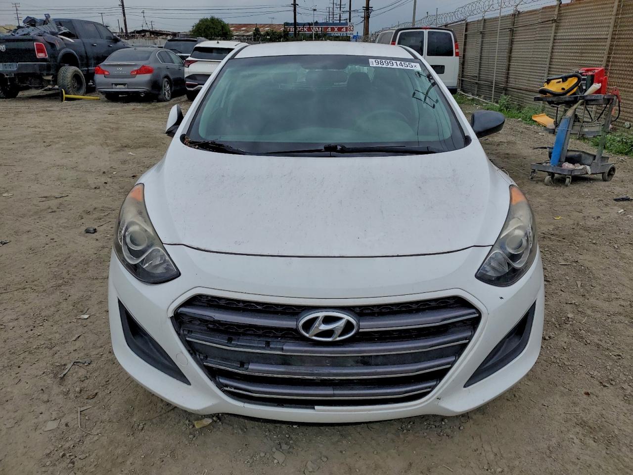 2017 HYUNDAI ELANTRA GT photo 5