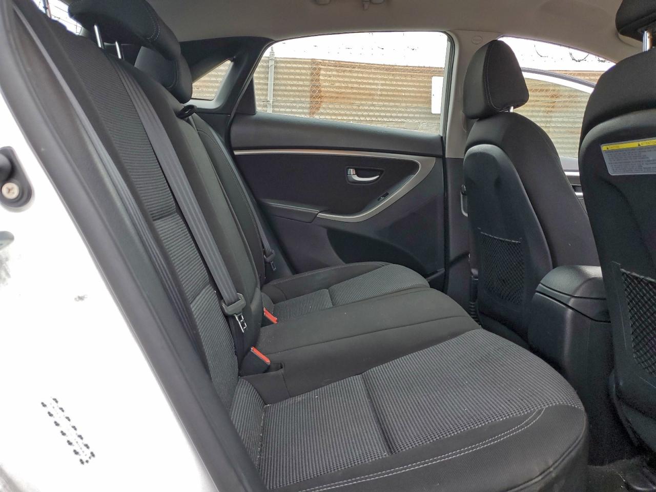 2017 HYUNDAI ELANTRA GT photo 11