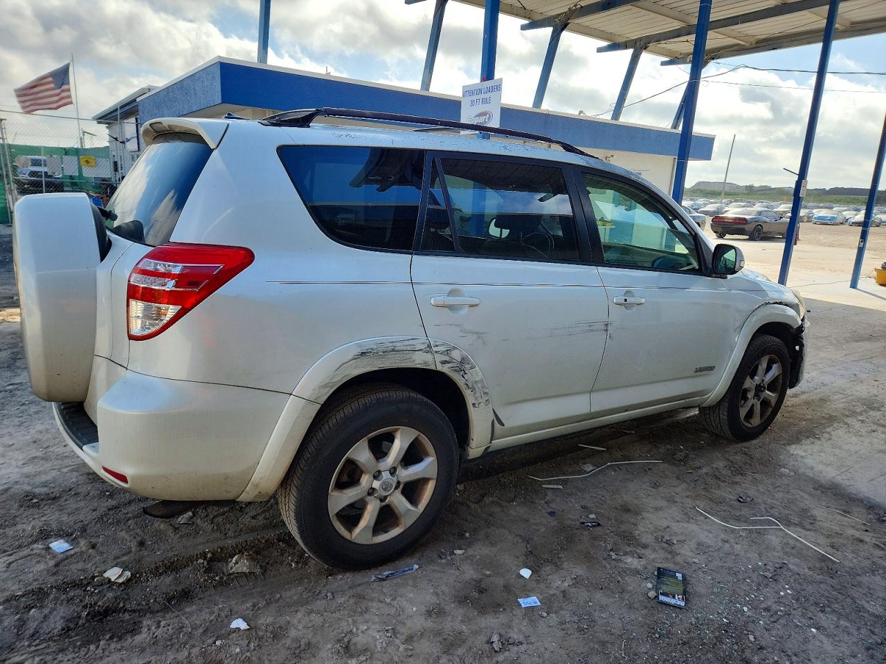 2010 TOYOTA RAV4 LIMITED photo 3