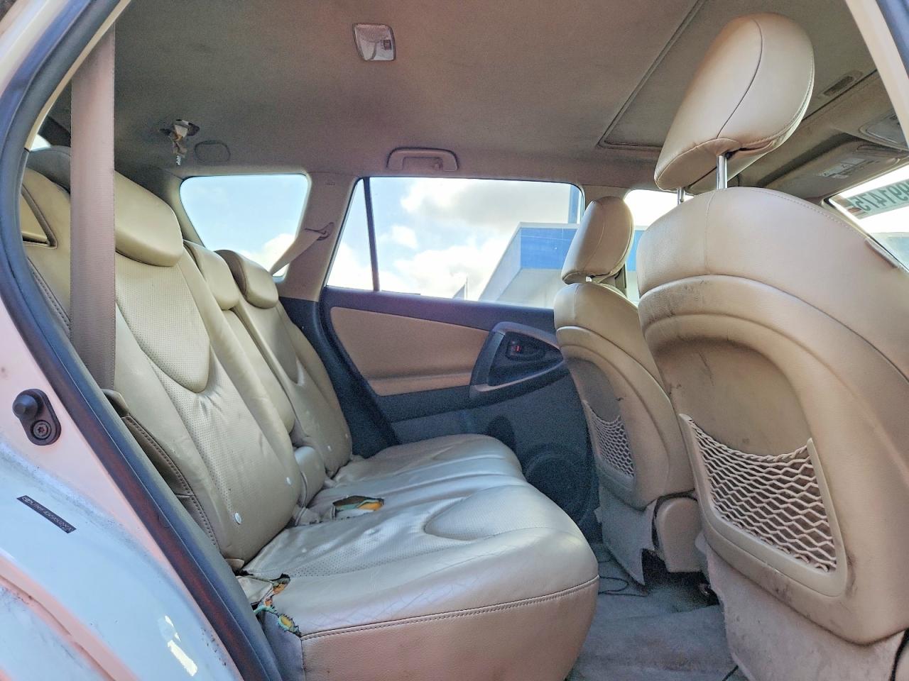 2010 TOYOTA RAV4 LIMITED photo 11