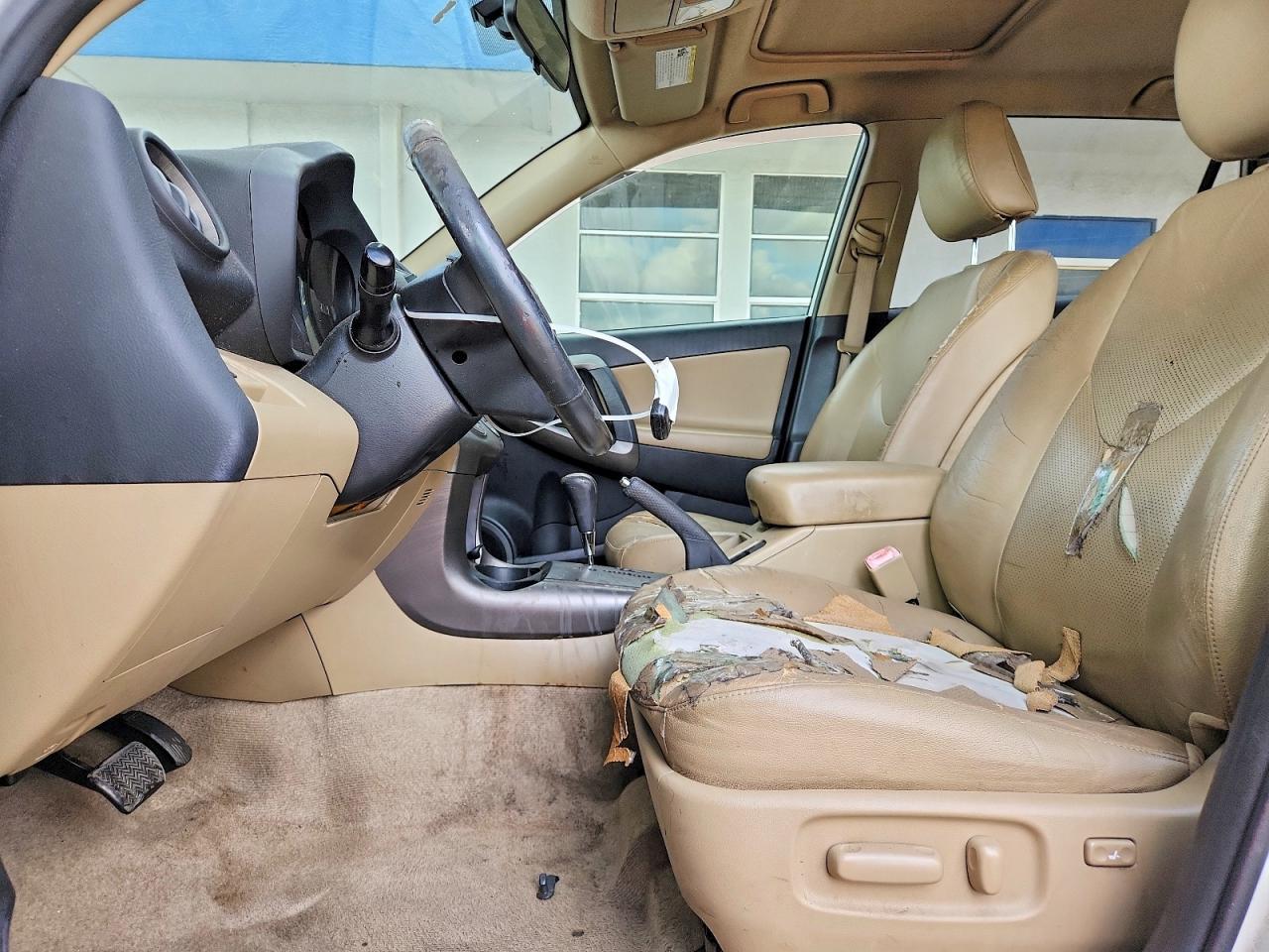 2010 TOYOTA RAV4 LIMITED photo 7