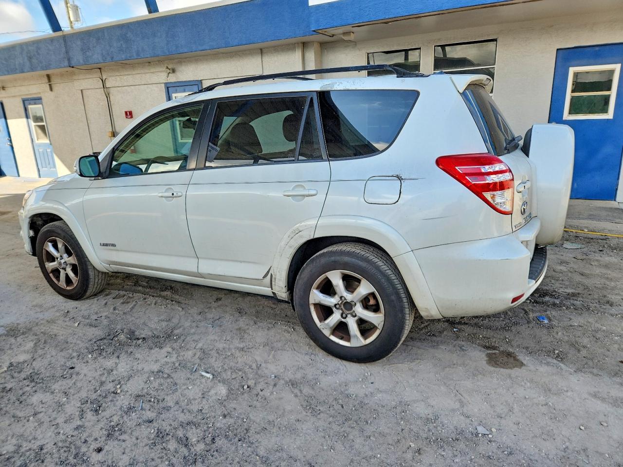 2010 TOYOTA RAV4 LIMITED photo 2