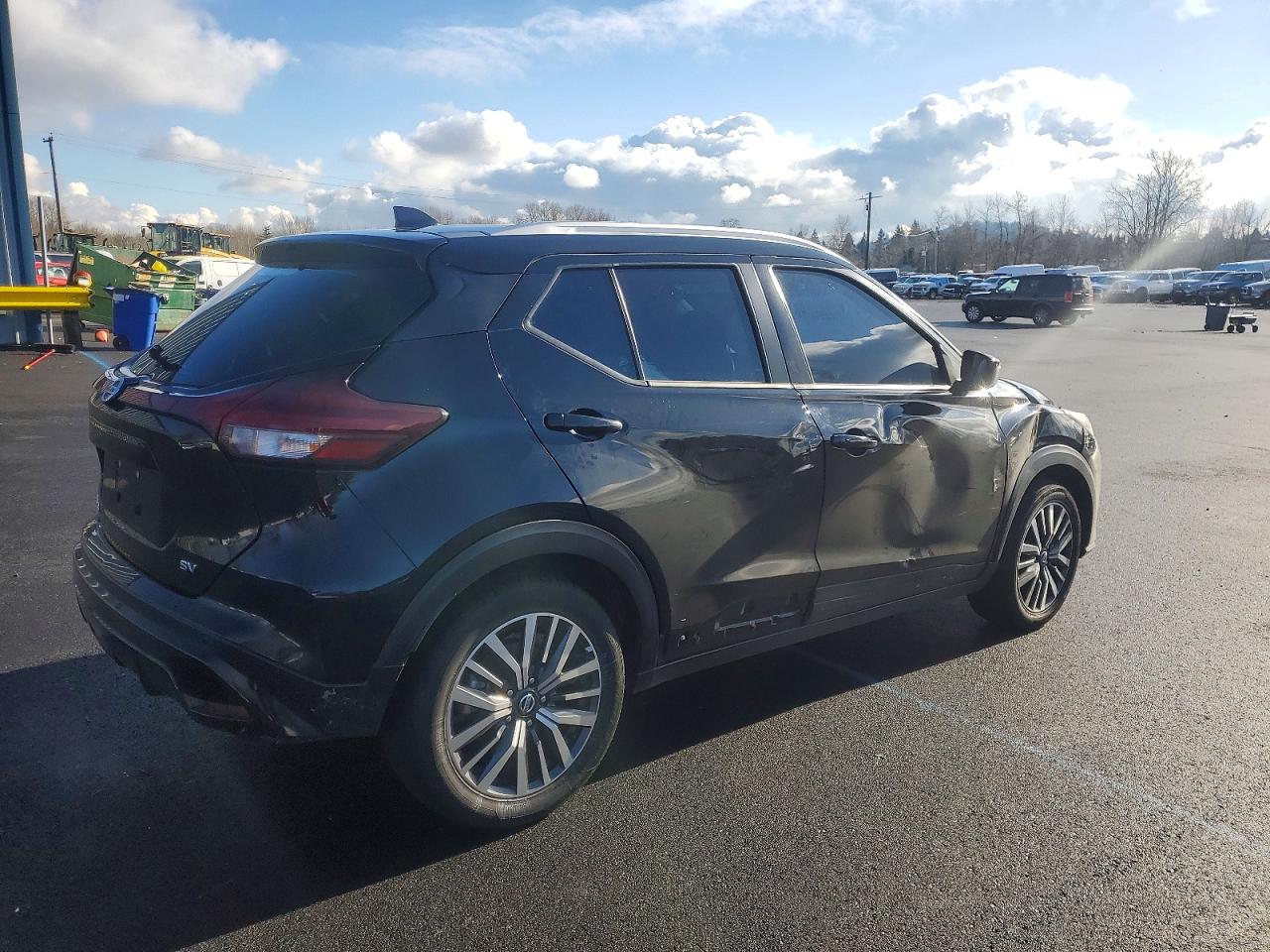 2021 NISSAN KICKS SV photo 3