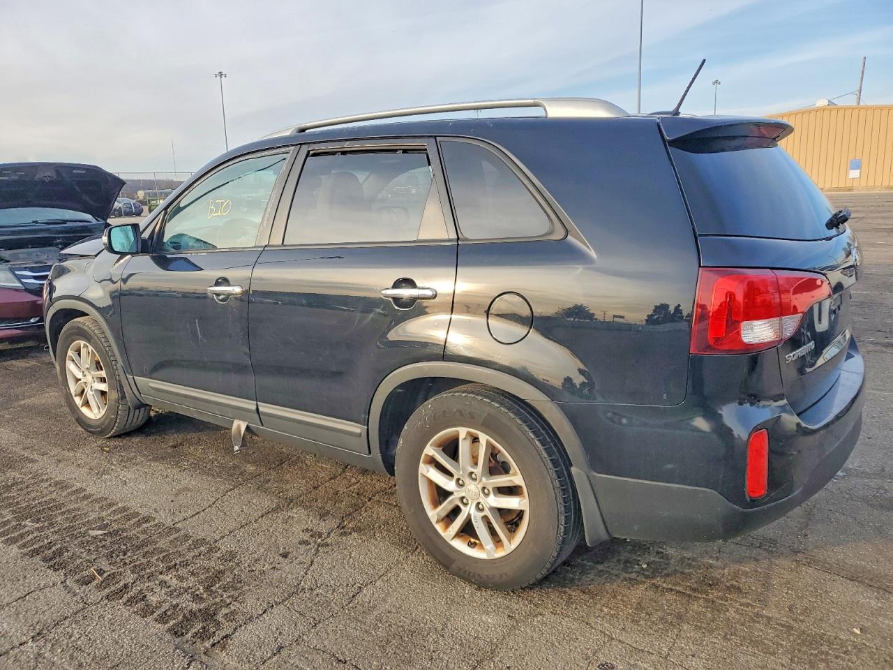 2014 KIA SORENTO LX photo 2