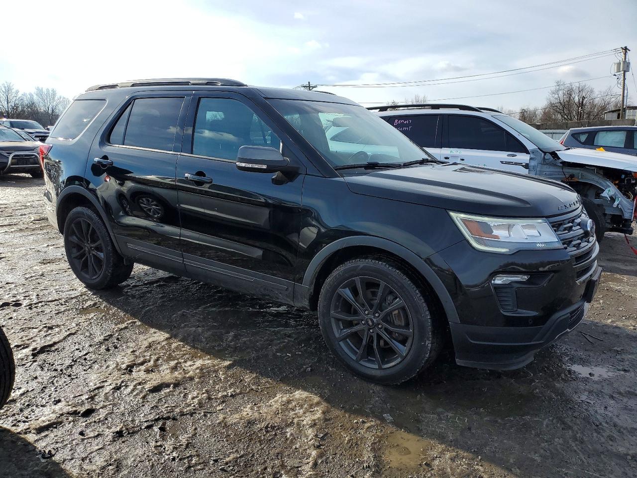 2018 FORD EXPLORER XLT photo 4