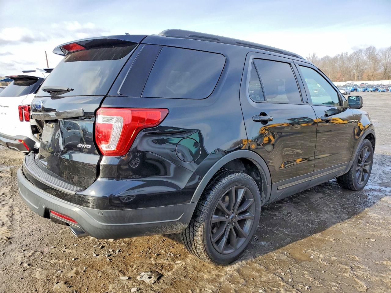 2018 FORD EXPLORER XLT photo 3