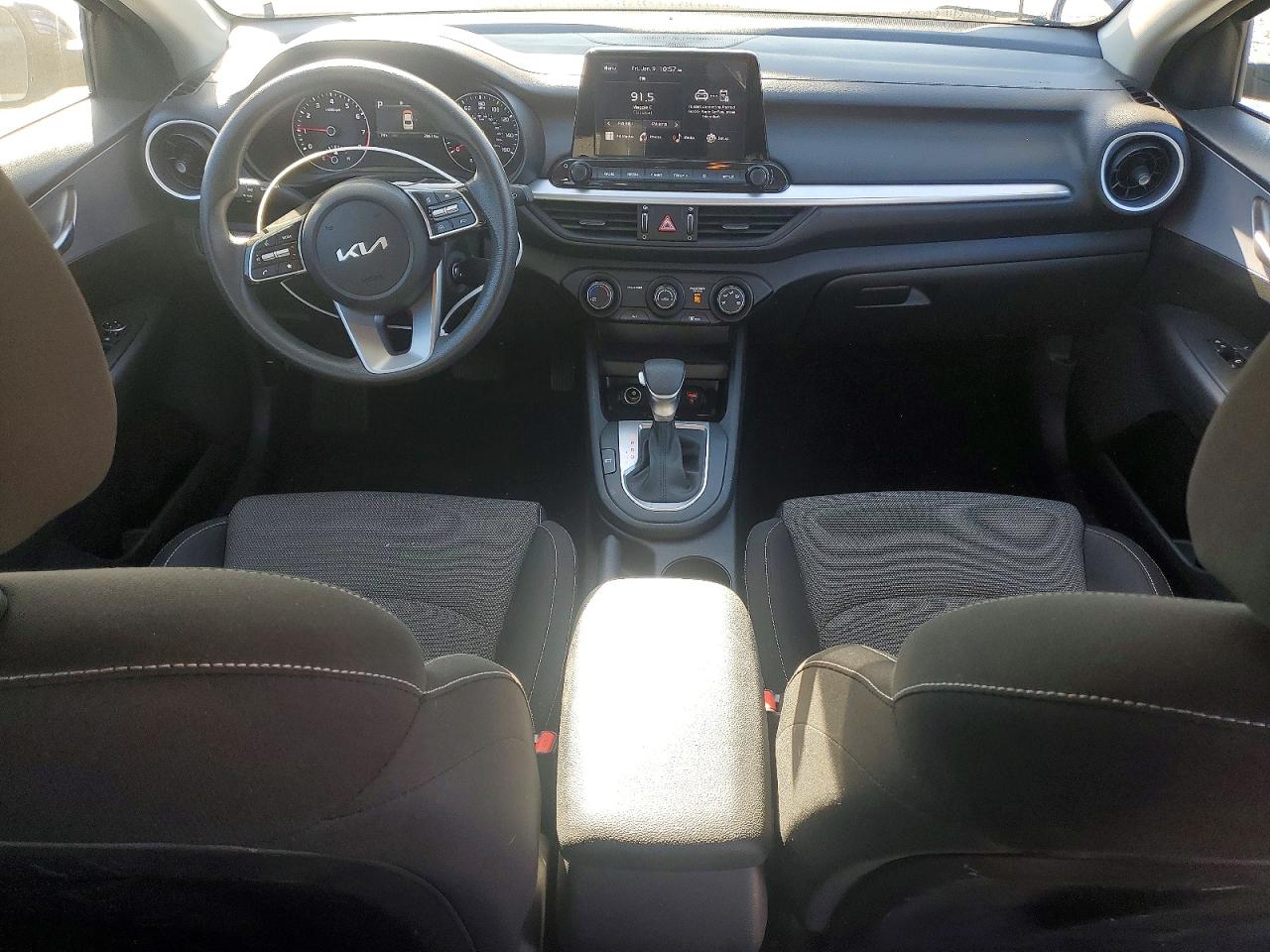 2024 KIA FORTE LX photo 8