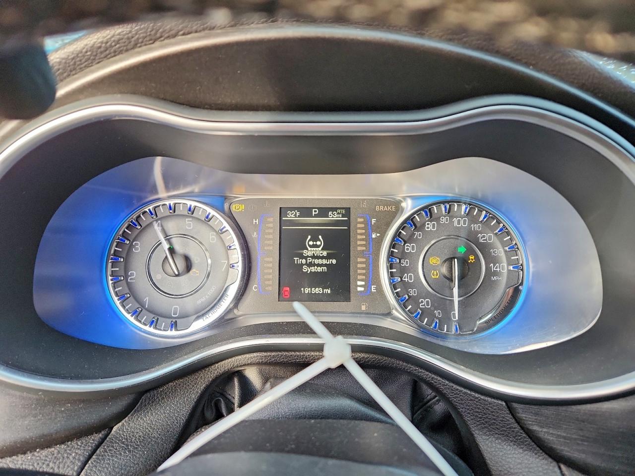 2015 CHRYSLER 200 LIMITED photo 9
