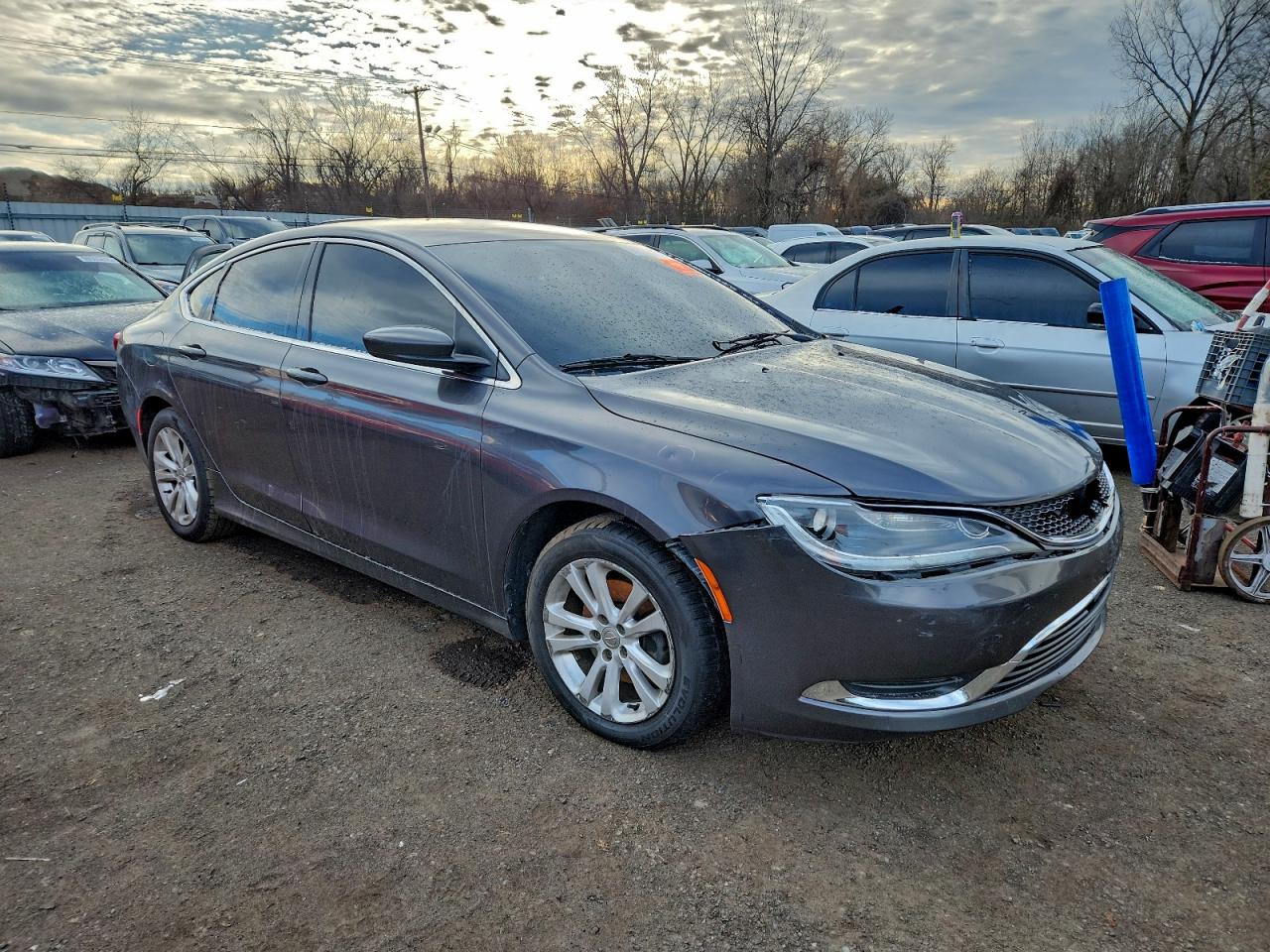 2015 CHRYSLER 200 LIMITED photo 4