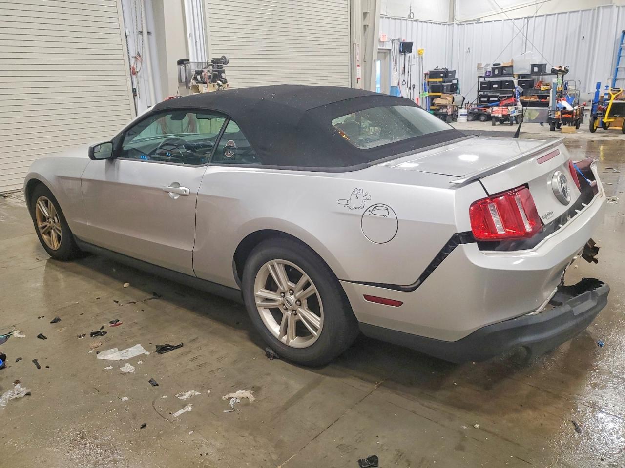 2012 FORD MUSTANG photo 2
