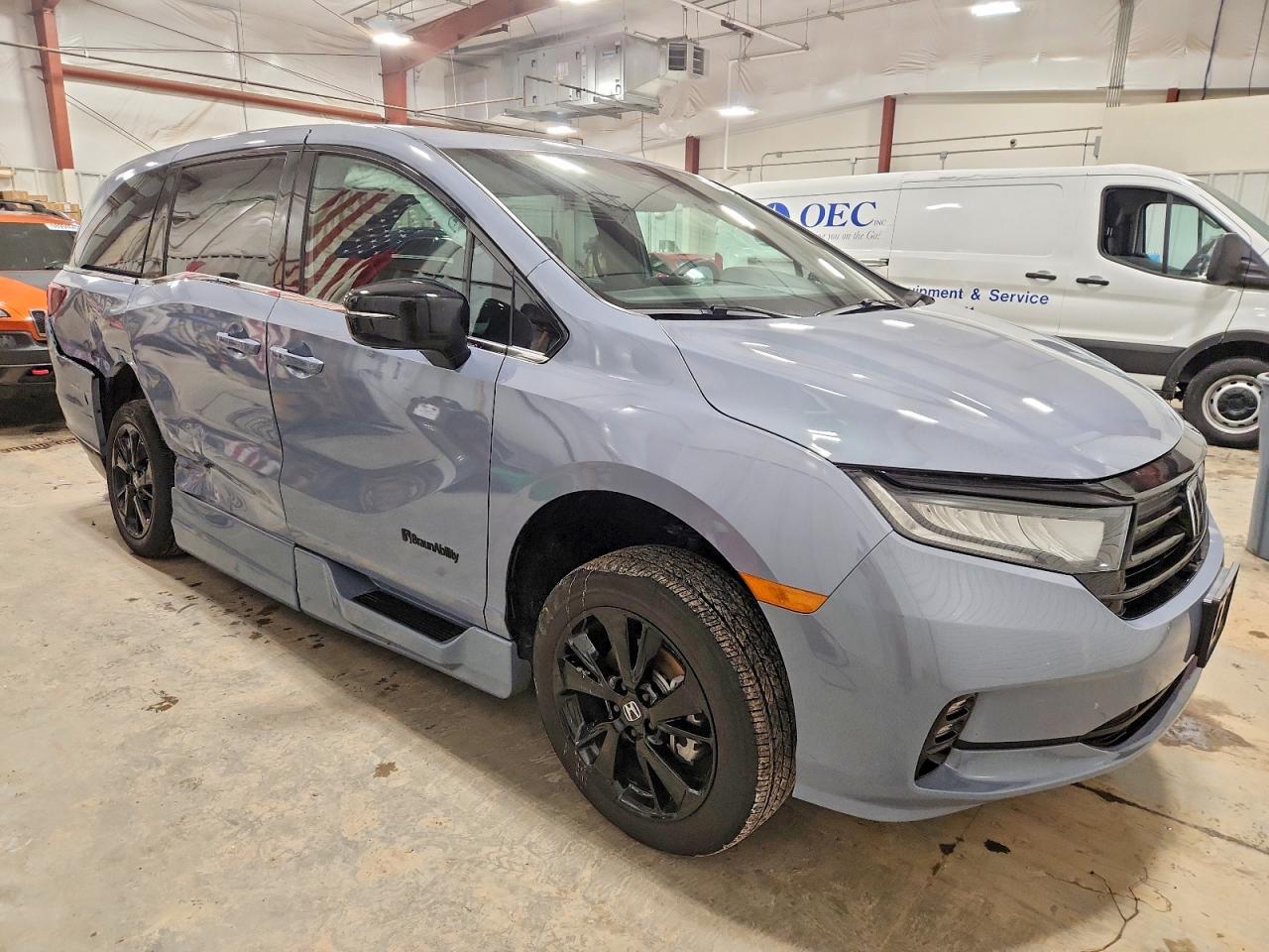 2024 HONDA ODYSSEY SPORT photo 4