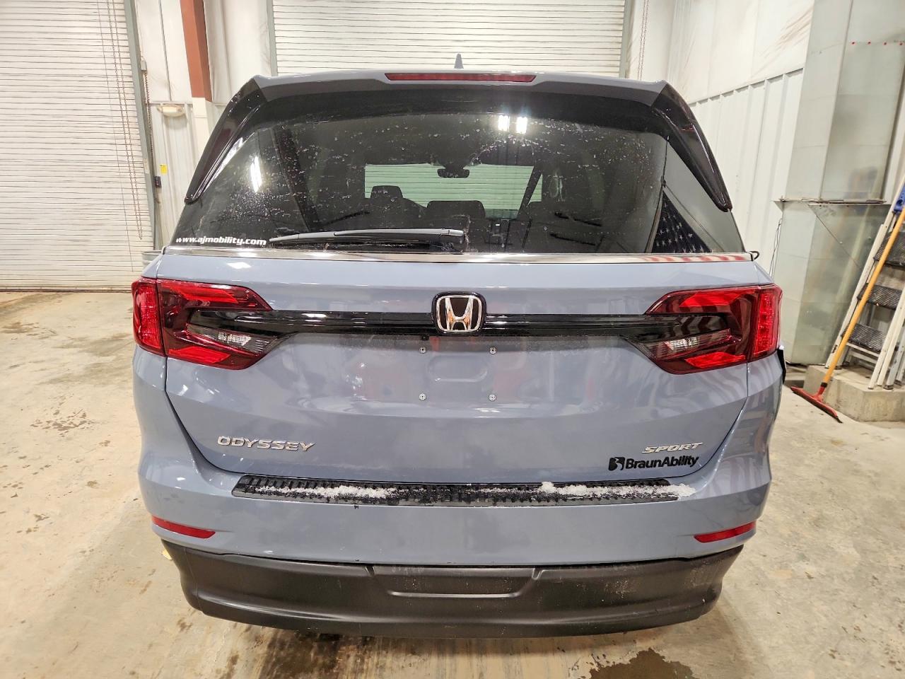 2024 HONDA ODYSSEY SPORT photo 6