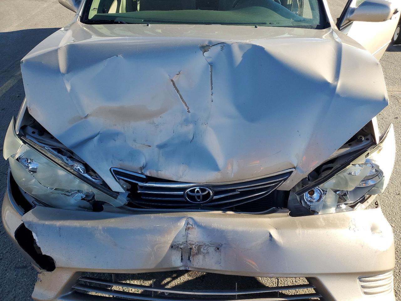 2005 TOYOTA CAMRY LE photo 11