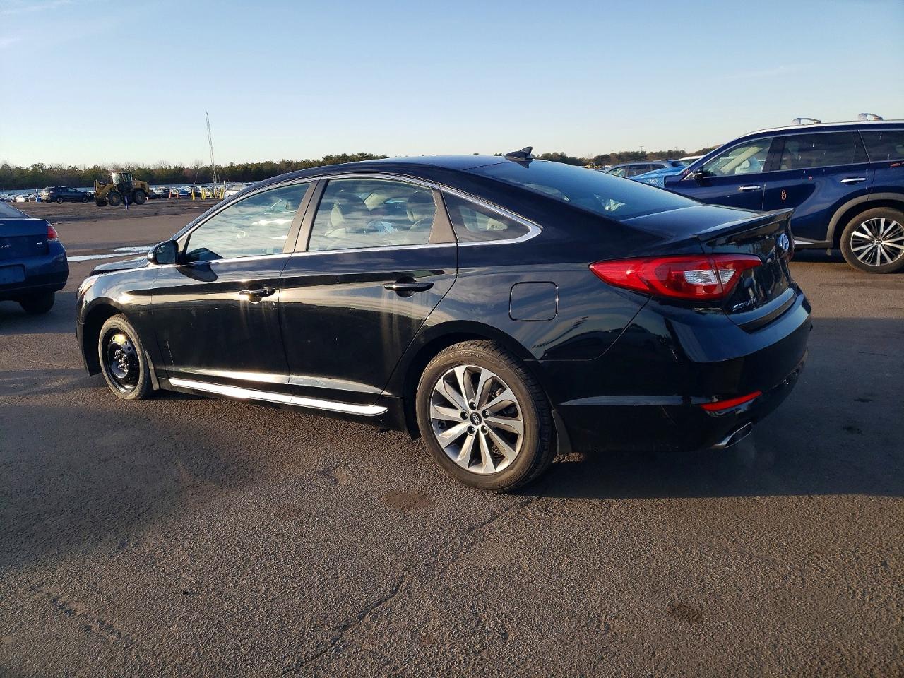 2015 HYUNDAI SONATA SPORT photo 2
