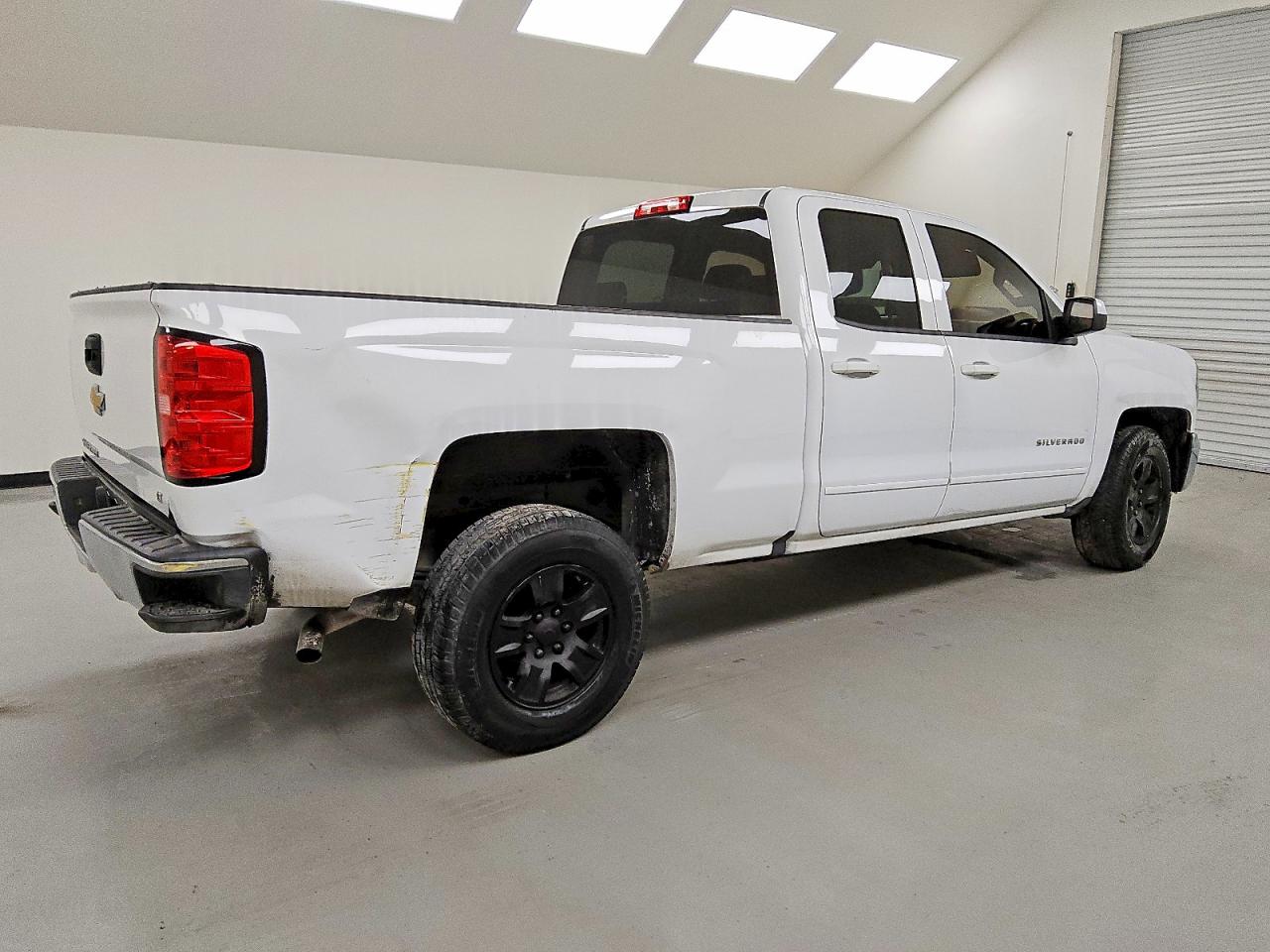 2018 CHEVROLET SILVERADO C1500 LT photo 3