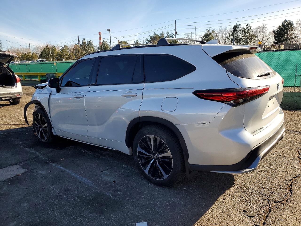 2022 TOYOTA HIGHLANDER XSE photo 2