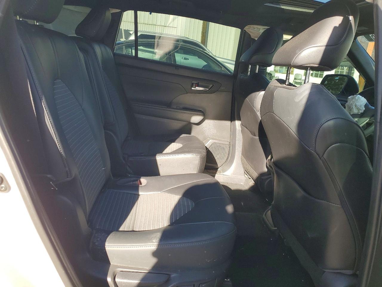 2022 TOYOTA HIGHLANDER XSE photo 11