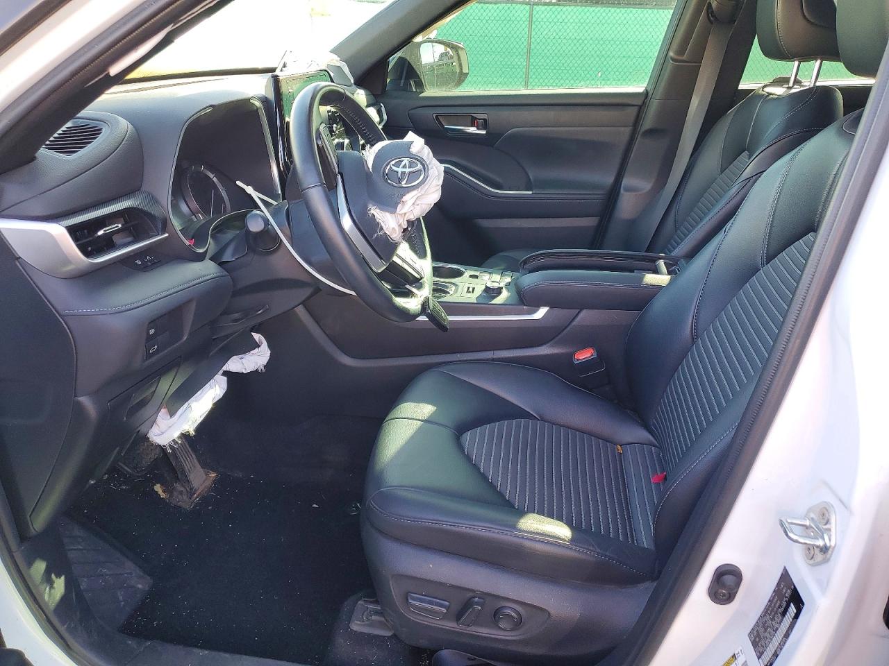 2022 TOYOTA HIGHLANDER XSE photo 7