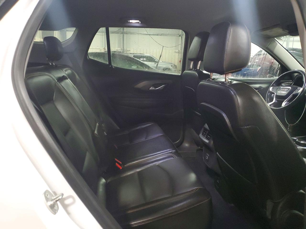 2020 GMC TERRAIN SLT photo 11