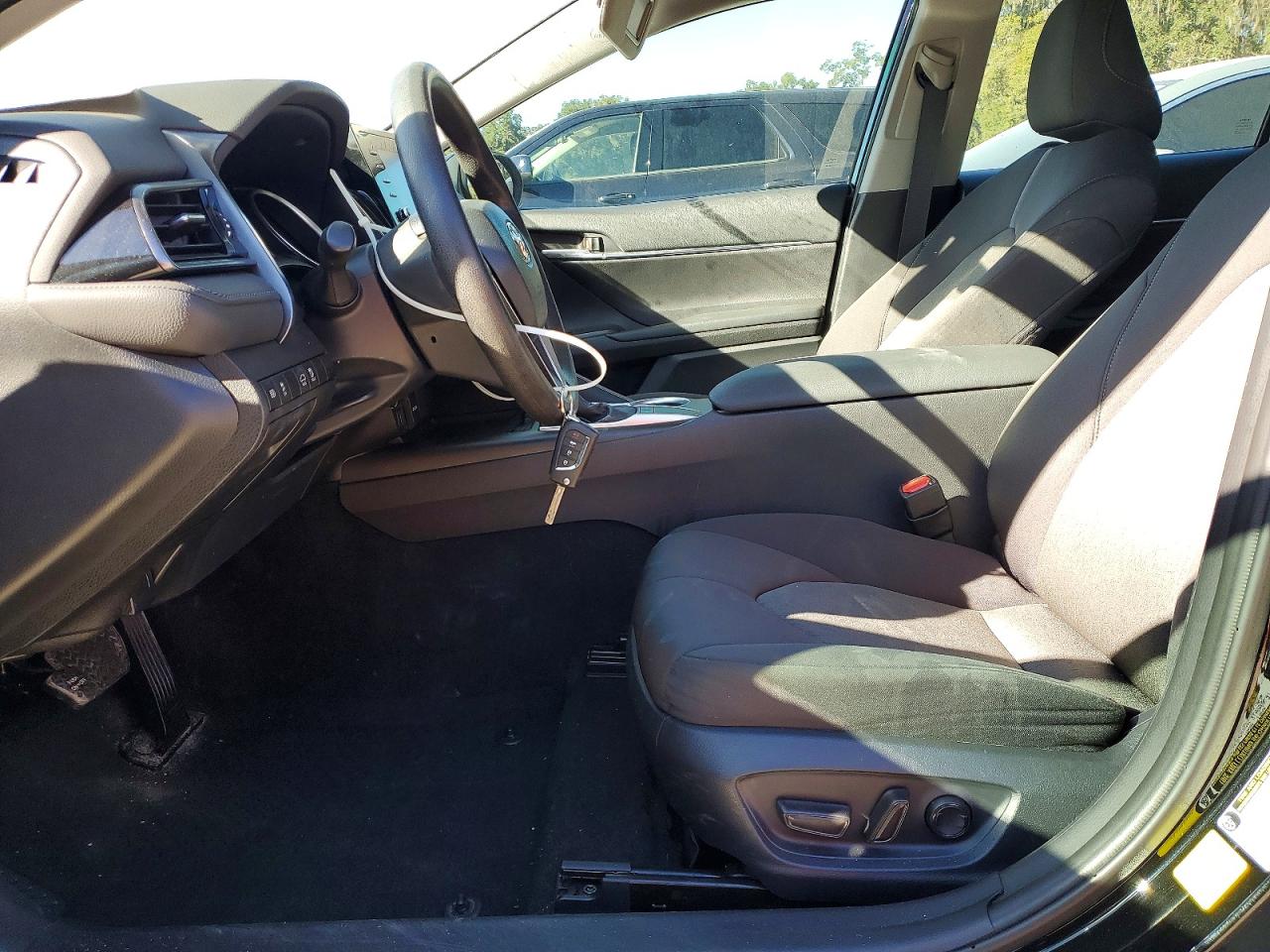 2024 TOYOTA CAMRY LE photo 7