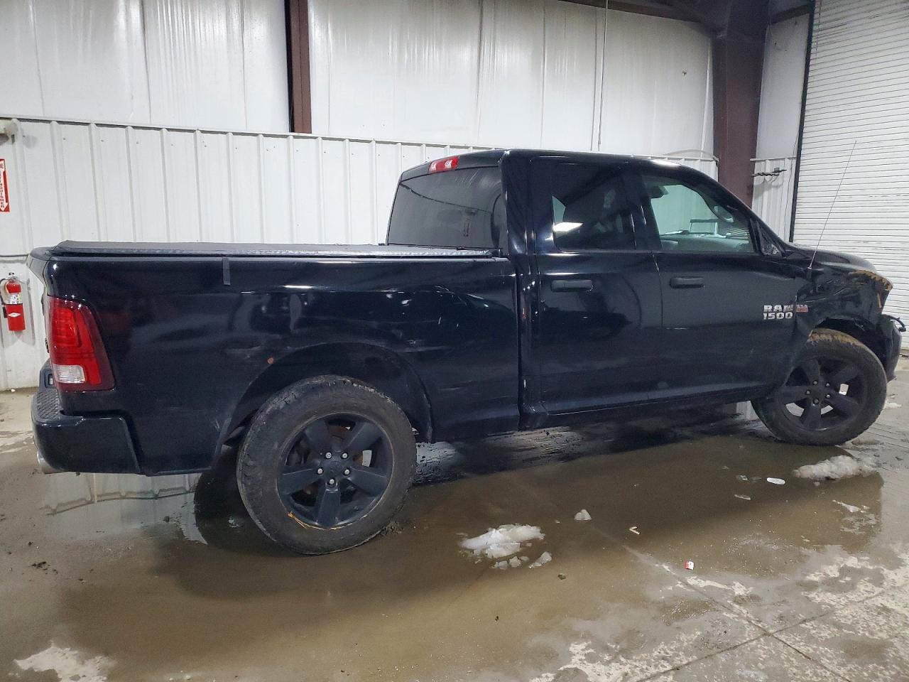 2014 RAM 1500 ST photo 3
