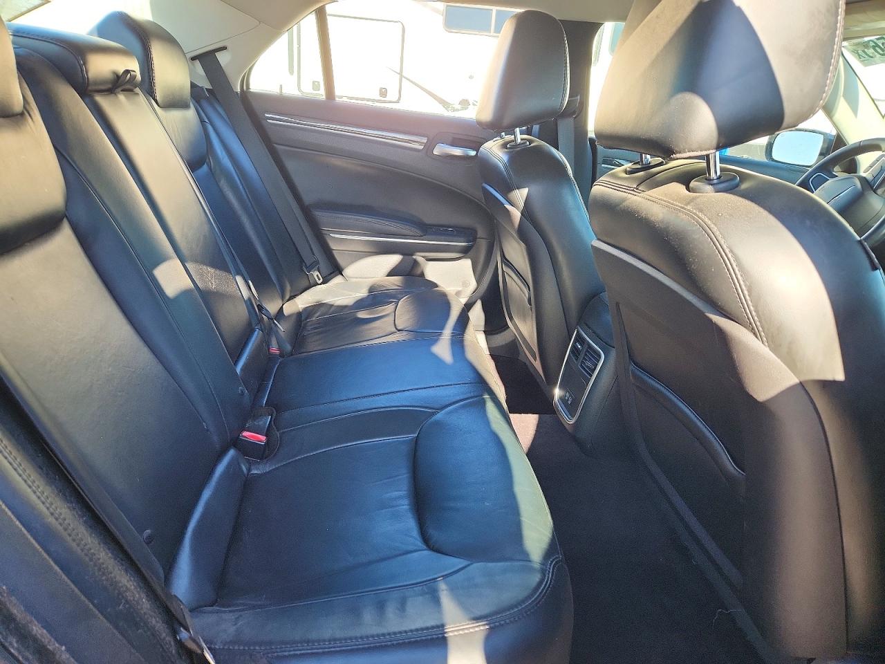2016 CHRYSLER 300 LIMITED photo 10