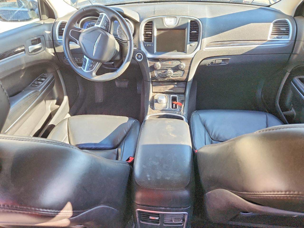 2016 CHRYSLER 300 LIMITED photo 8