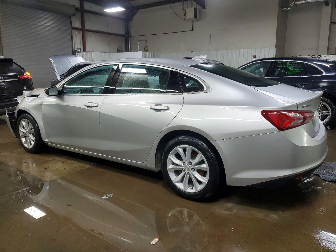 2021 CHEVROLET MALIBU LT photo 4