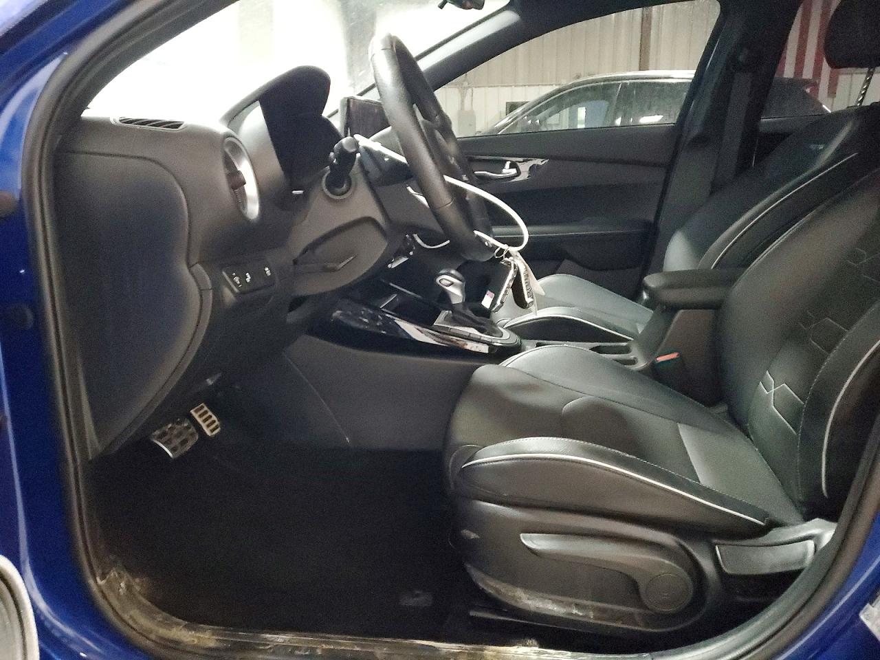 2024 KIA FORTE GT LINE photo 7