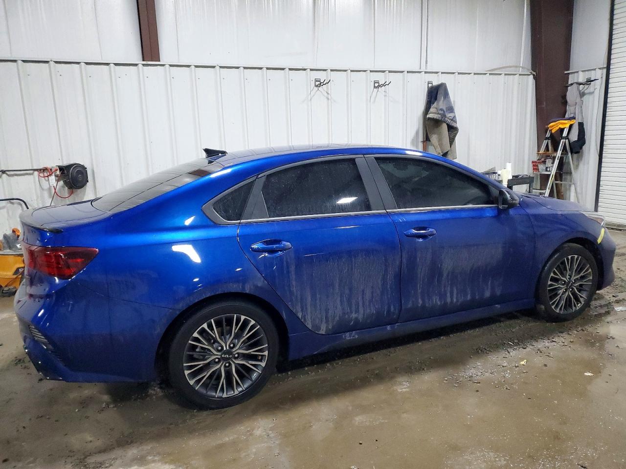 2024 KIA FORTE GT LINE photo 3