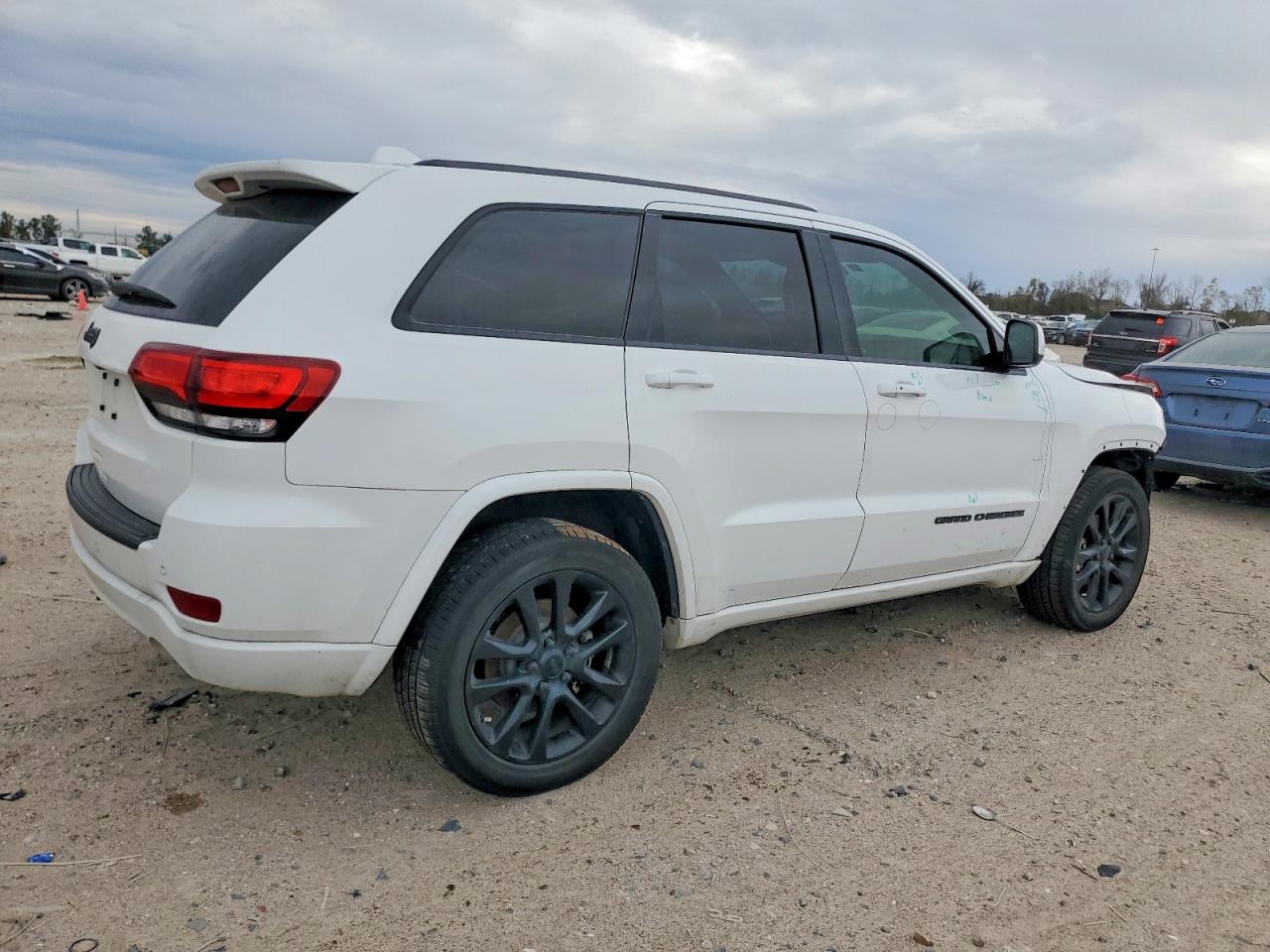 2018 JEEP GRAND CHEROKEE LAREDO photo 5
