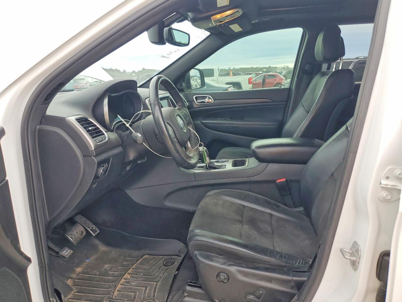 2018 JEEP GRAND CHEROKEE LAREDO photo 13