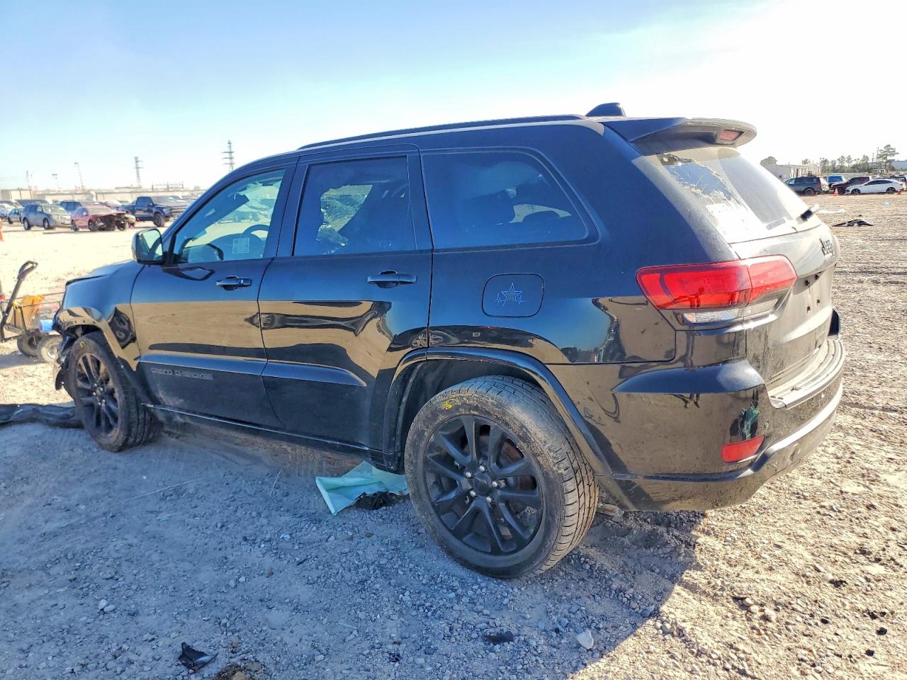2020 JEEP GRAND CHEROKEE LAREDO photo 2