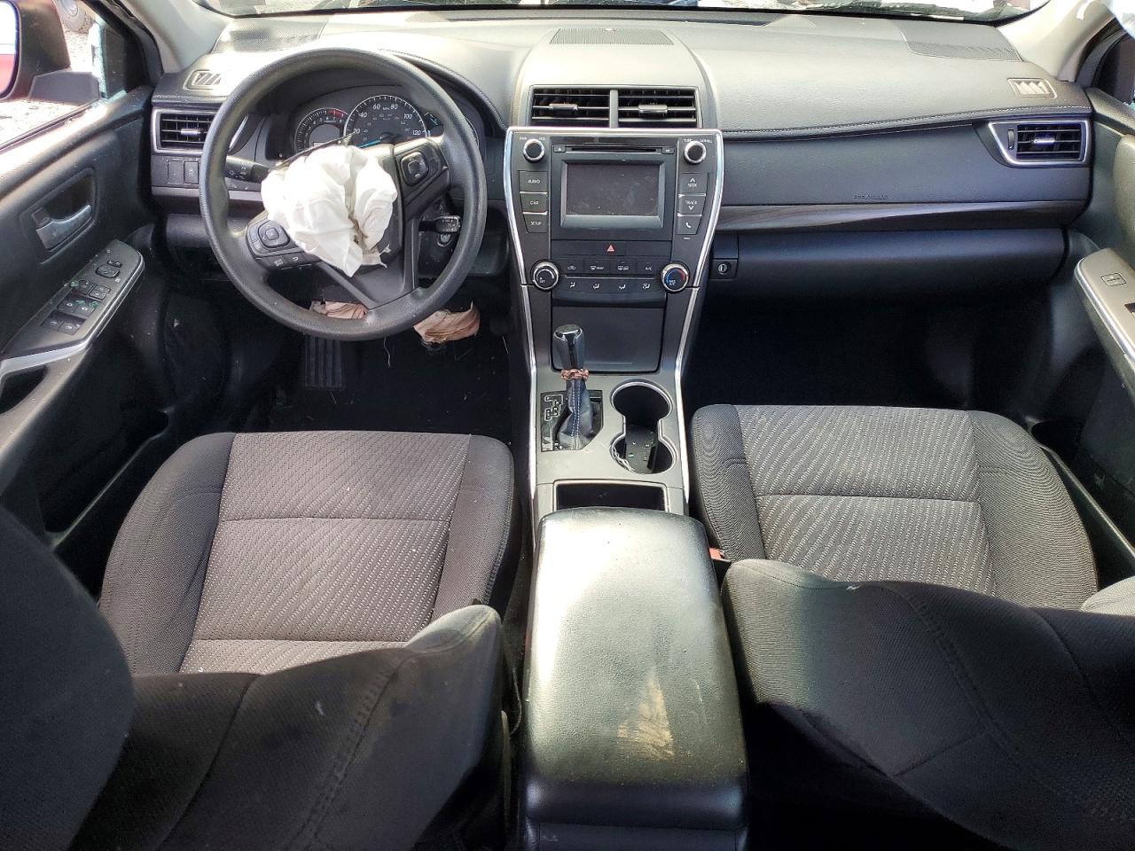 2015 TOYOTA CAMRY LE photo 8