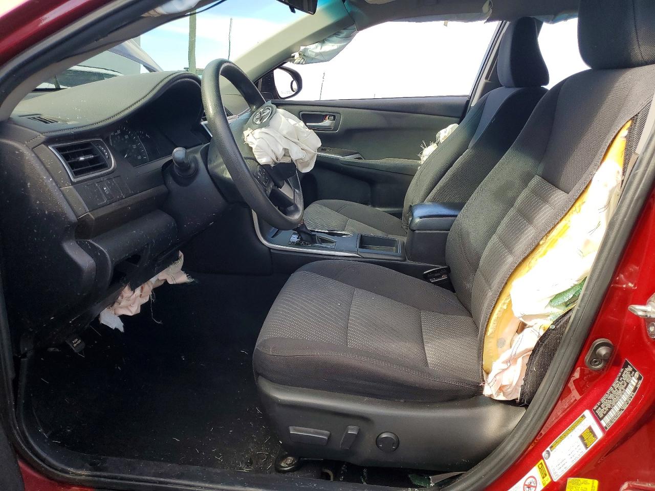 2015 TOYOTA CAMRY LE photo 7