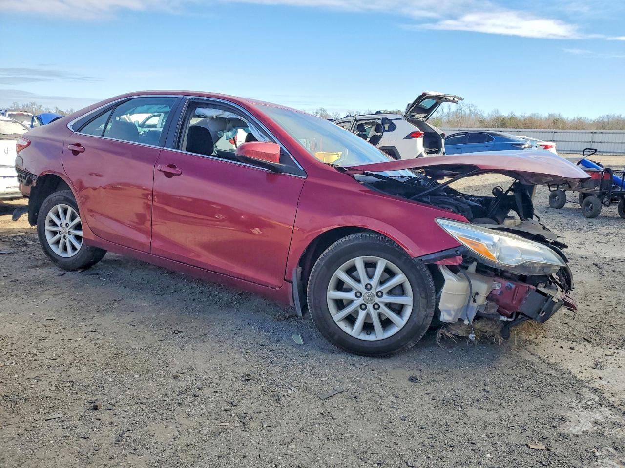 2015 TOYOTA CAMRY LE photo 4