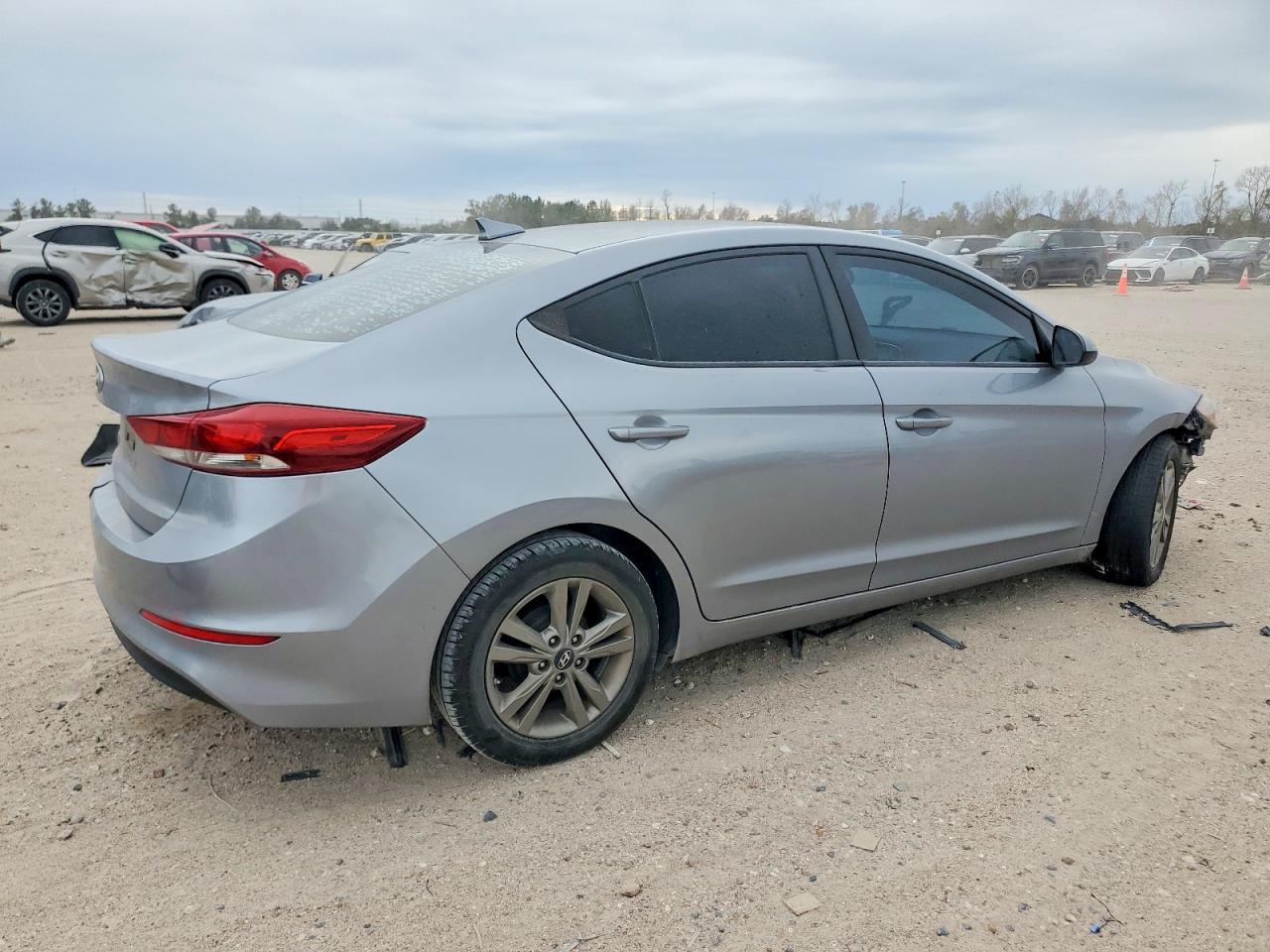 2017 HYUNDAI ELANTRA SE photo 3