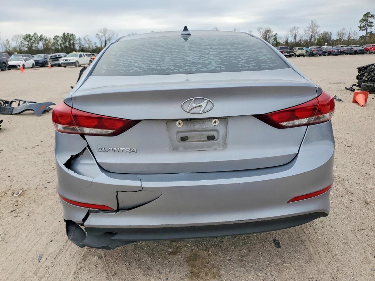2017 HYUNDAI ELANTRA SE photo 6