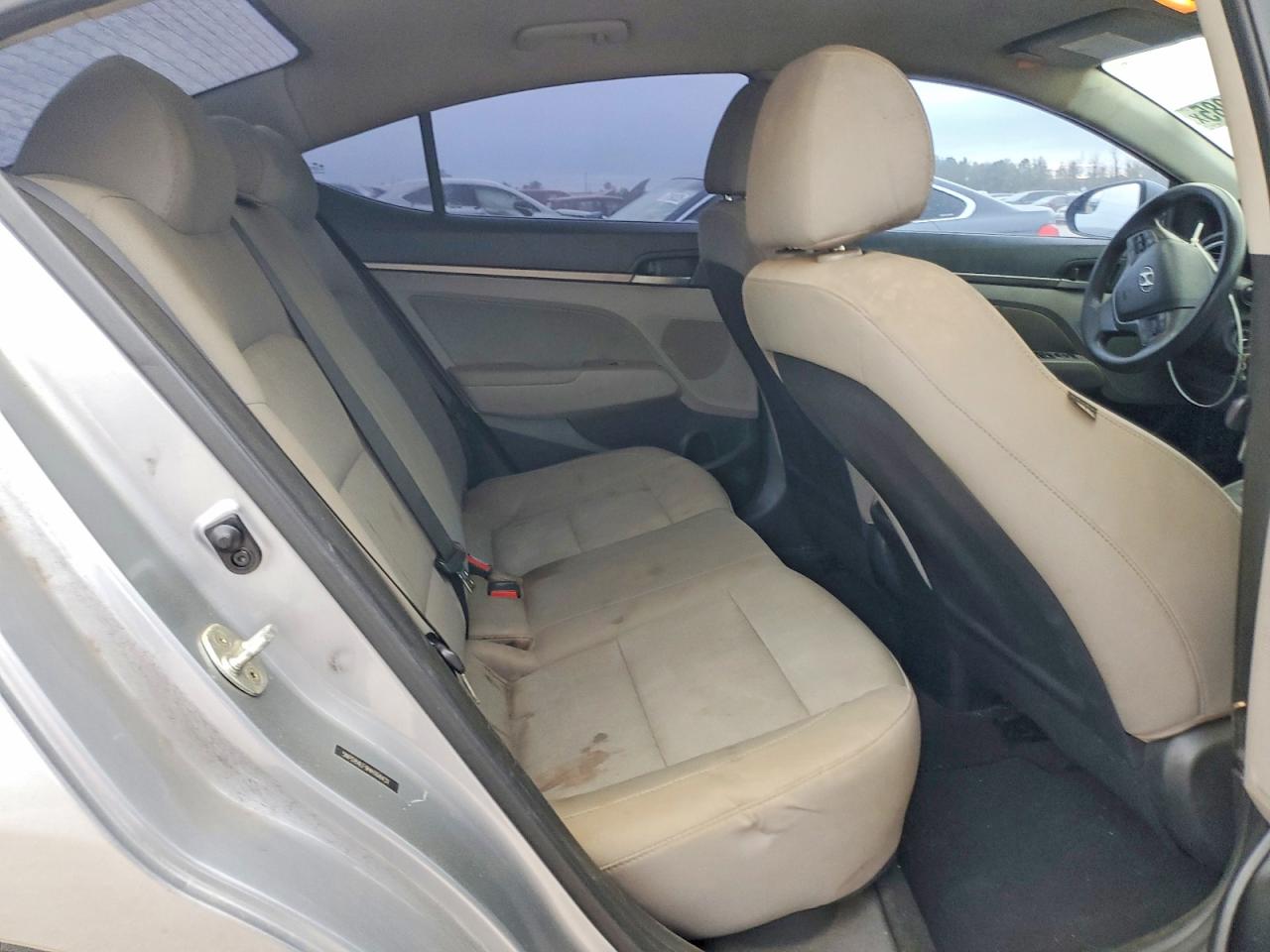 2017 HYUNDAI ELANTRA SE photo 10