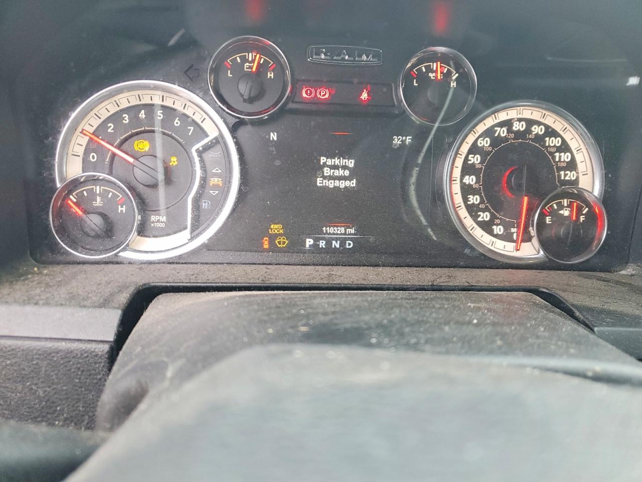 2017 RAM 1500 SPORT photo 9