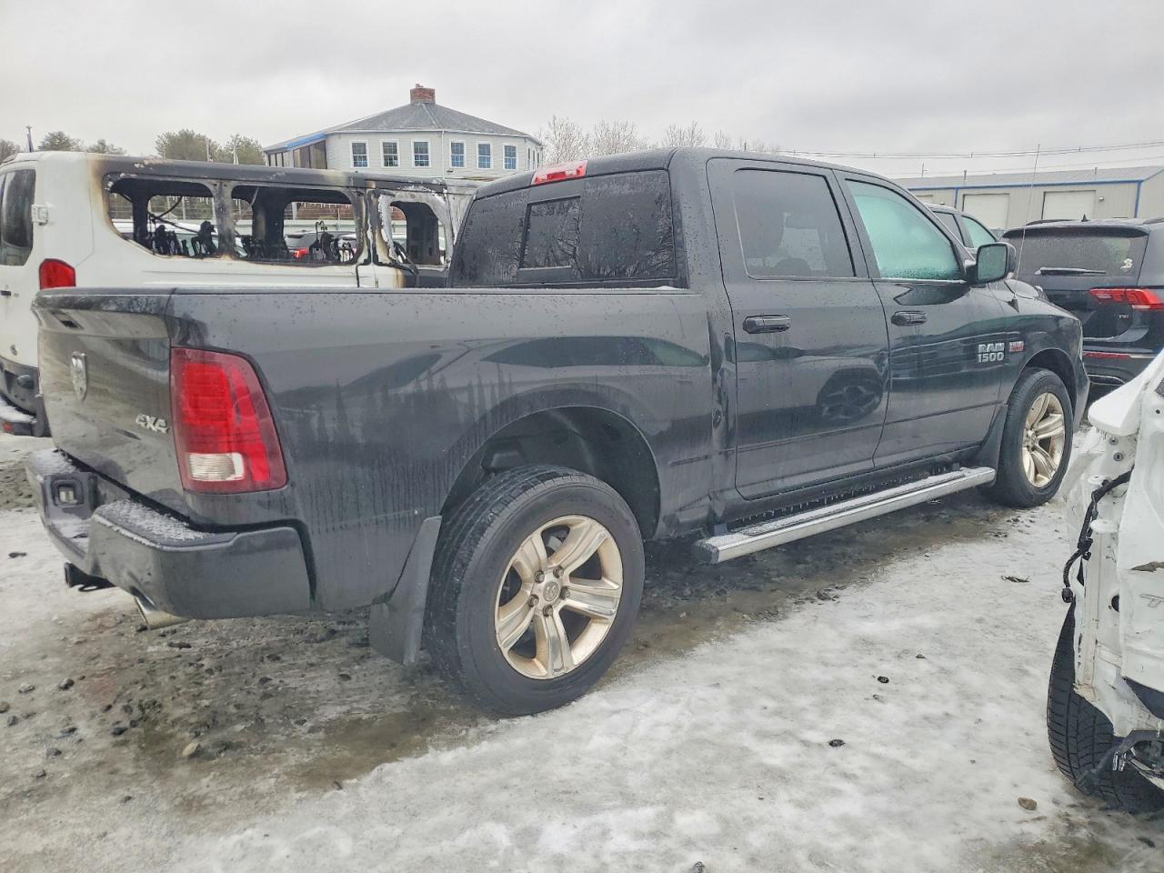 2017 RAM 1500 SPORT photo 3