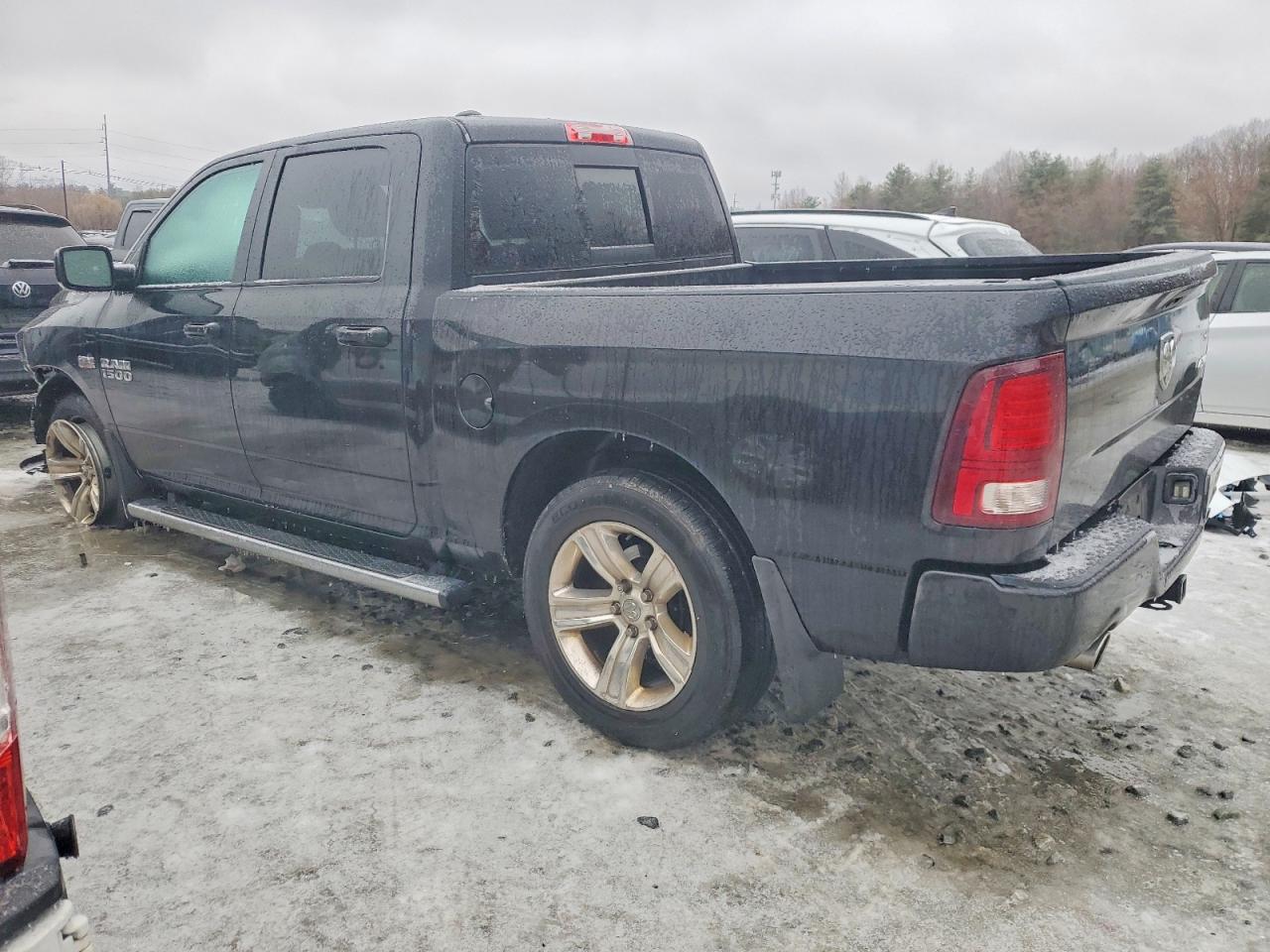 2017 RAM 1500 SPORT photo 2