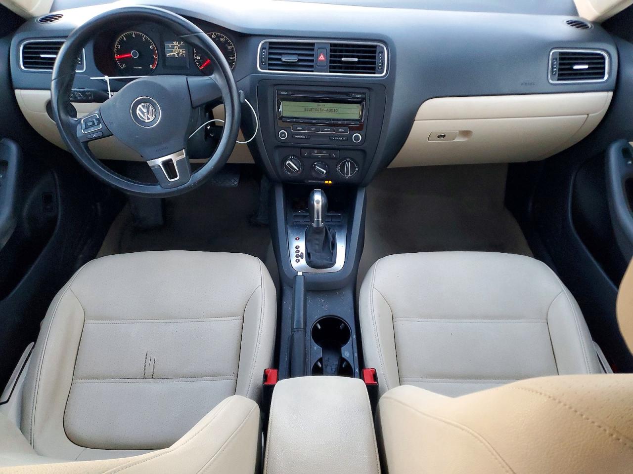 2011 VOLKSWAGEN JETTA SE photo 8