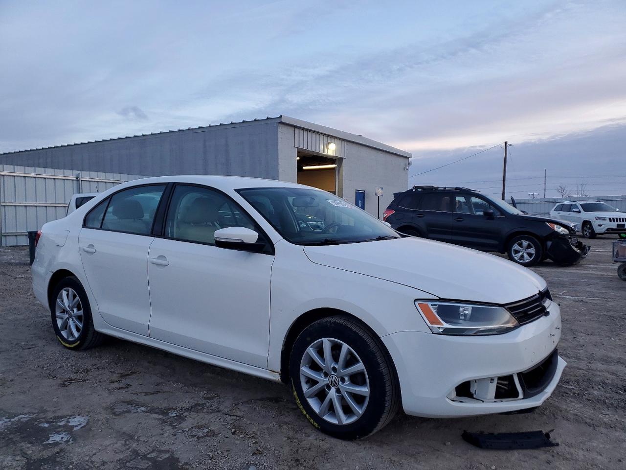 2011 VOLKSWAGEN JETTA SE photo 4