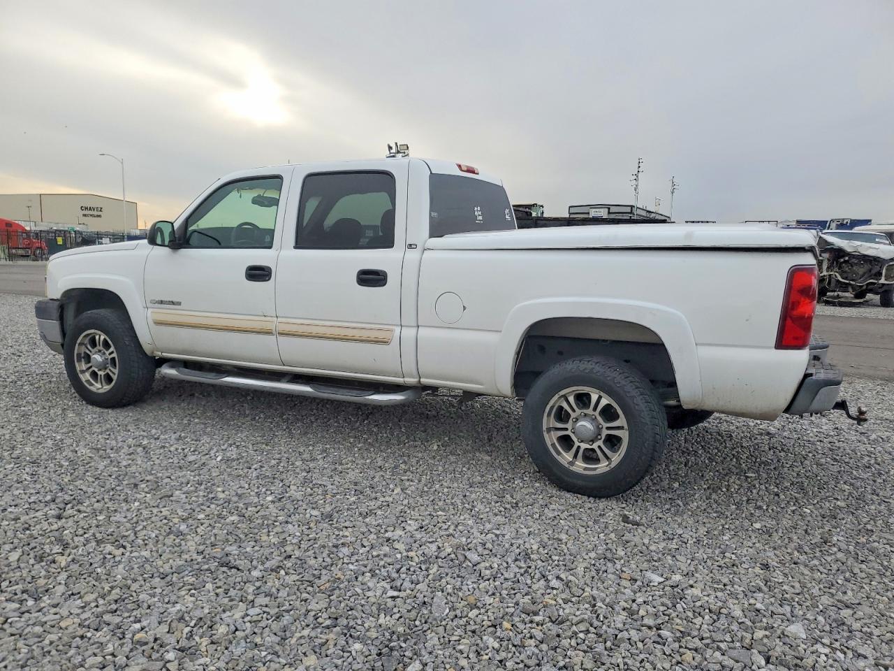 2003 CHEVROLET SILVERADO C2500 HEAVY DUTY photo 2
