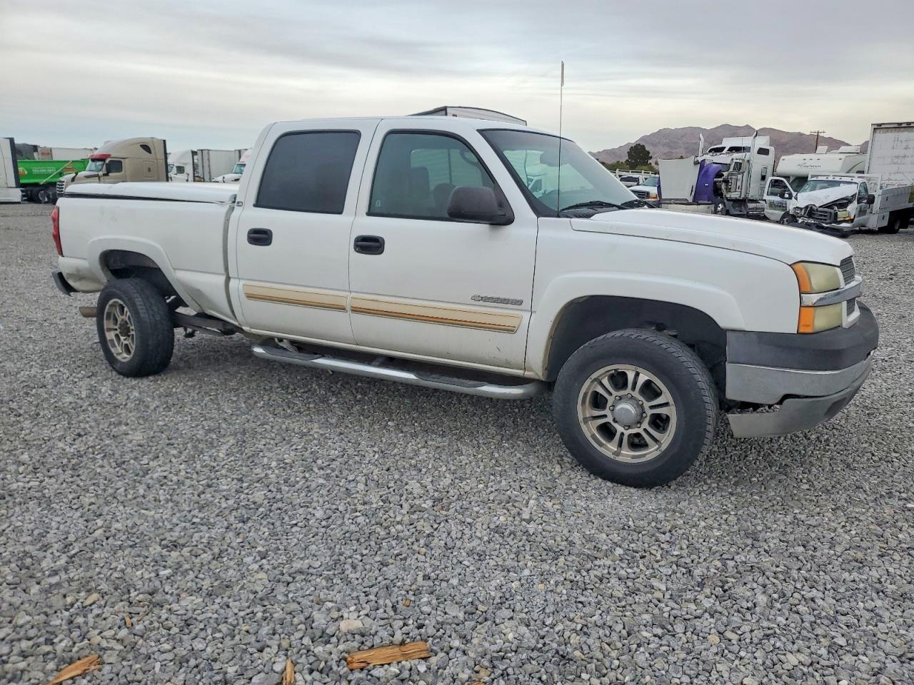 2003 CHEVROLET SILVERADO C2500 HEAVY DUTY photo 4