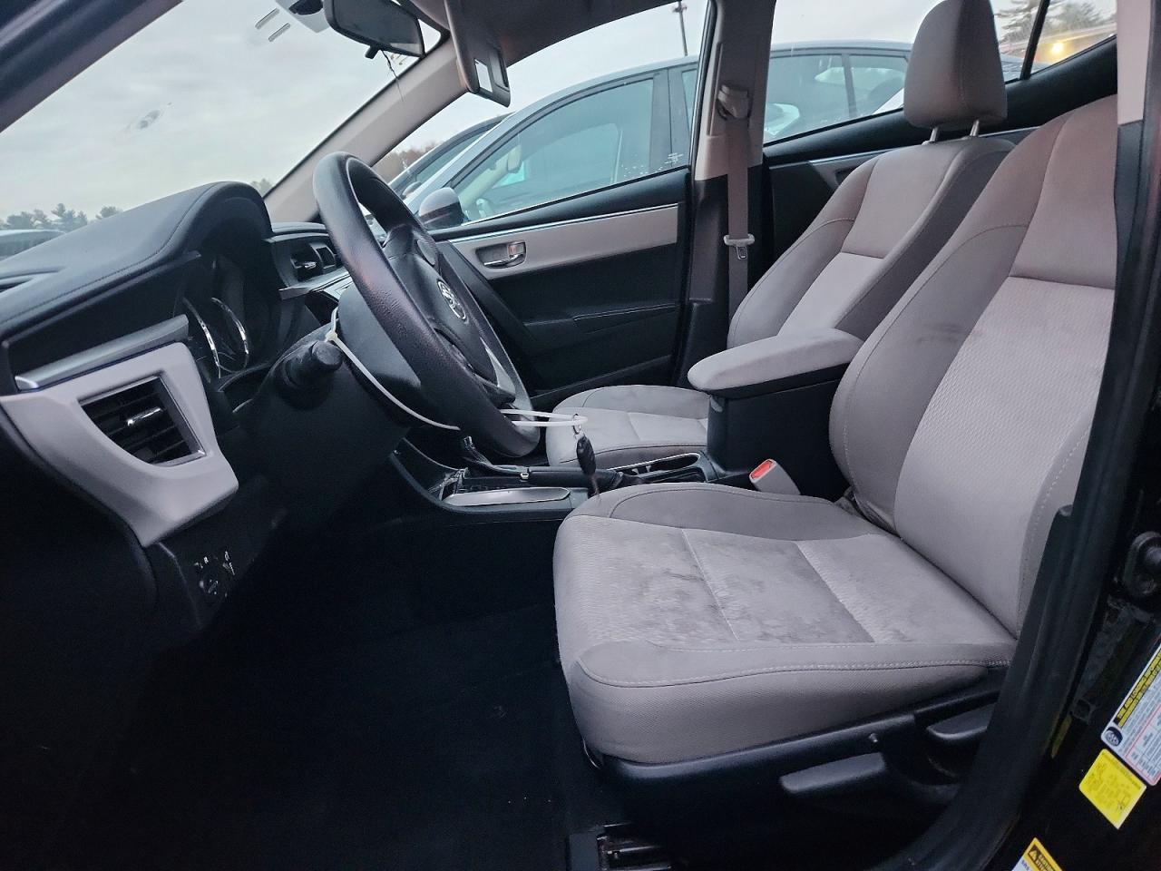 2015 TOYOTA COROLLA L photo 13