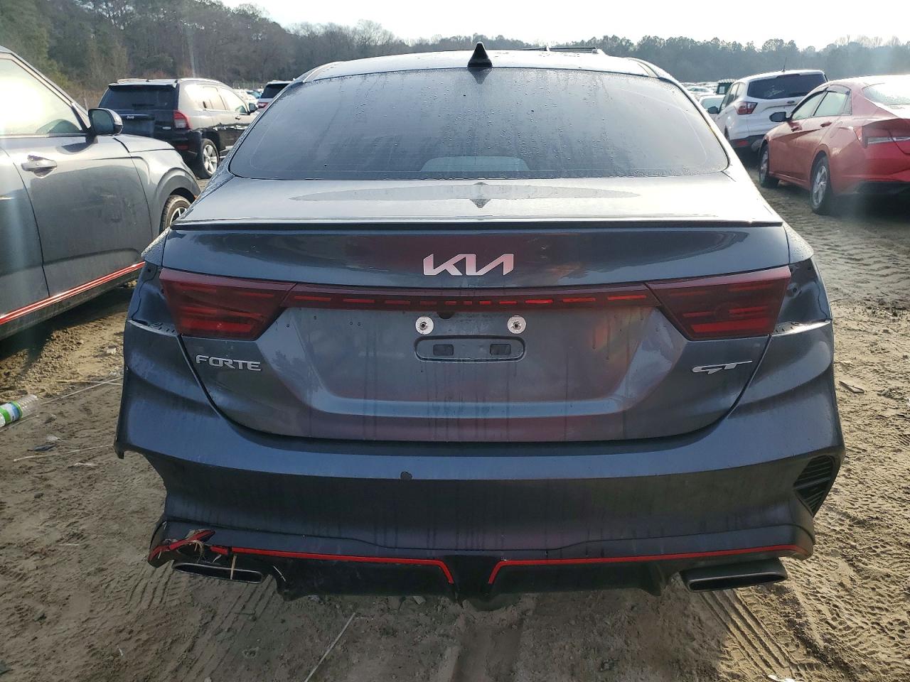 2023 KIA FORTE GT photo 6