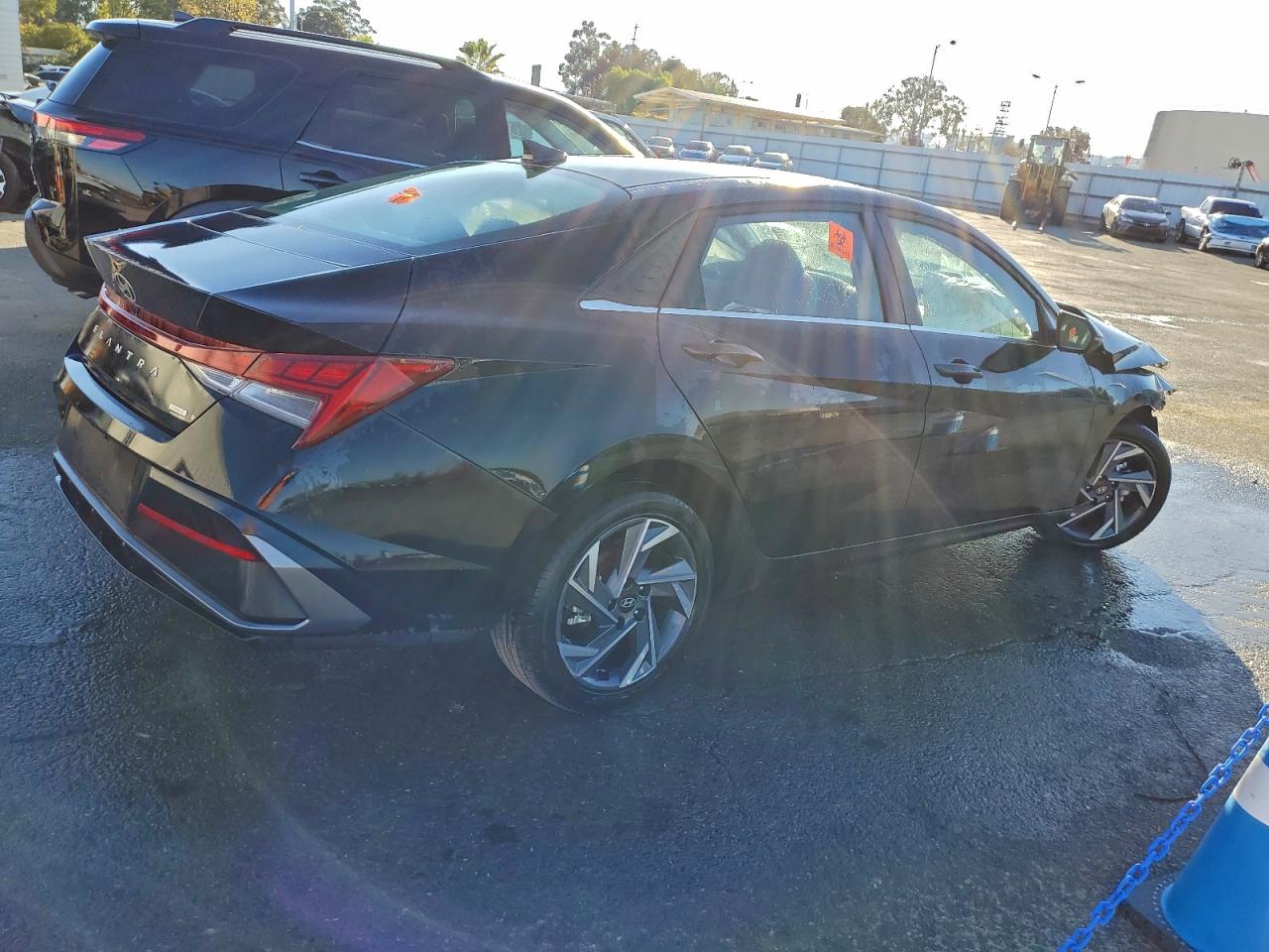 2025 HYUNDAI ELANTRA LIMITED photo 3