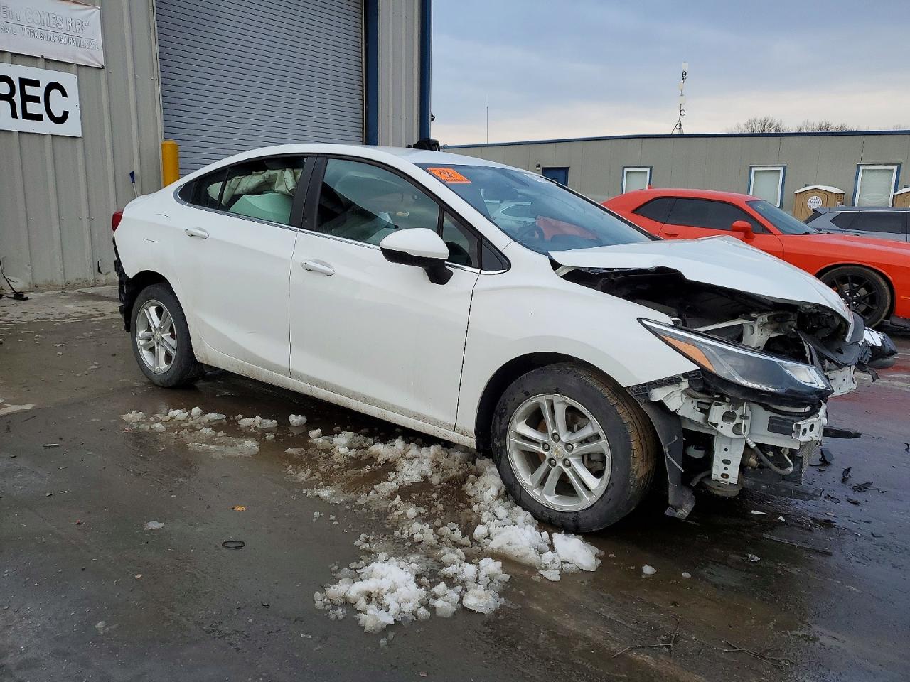 2016 CHEVROLET CRUZE LT photo 4